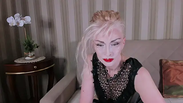Snapshot of Rita_Farel chatting on June 24, 2026, 9:56 pm Rita Farel online show from June 24, 2026, 9:56 pm