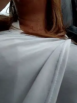 Laura-Hernandez online show from March 24, 2026, 3:34 pm