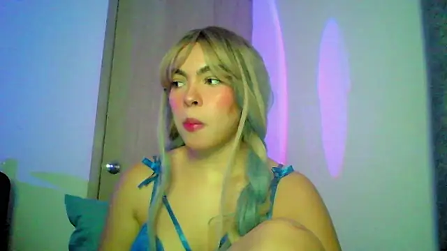 Snapshot of Kiri_Cutee chatting on September 18, 2025, 4:37 am Kiri Cutee online show from September 18, 2025, 4:37 am