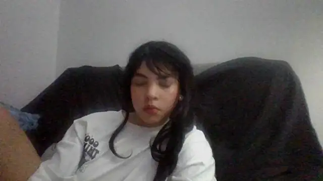 Snapshot of Kiri_Cutee chatting on January 13, 2025, 5:44 am Kiri Cutee online show from January 13, 2025, 5:44 am