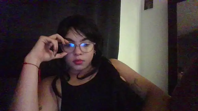 Snapshot of Kiri_Cutee chatting on March 3, 2025, 5:16 am Kiri Cutee online show from March 3, 2025, 5:16 am