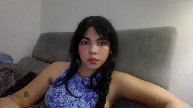 Snapshot of Kiri_Cutee chatting on January 3, 2025, 6:00 am Kiri Cutee online show from January 3, 2025, 6:00 am