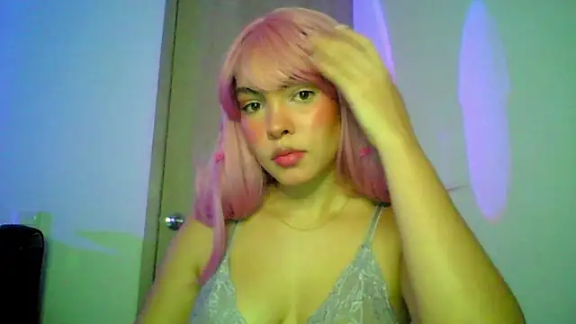 Snapshot of Kiri_Cutee chatting on September 19, 2025, 4:16 am Kiri Cutee online show from September 19, 2025, 4:16 am