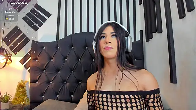 Snapshot of Kenia_Fox chatting on January 8, 2025, 3:29 am Kenia Fox online show from January 8, 2025, 3:29 am