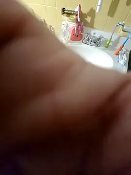 lillydean2024 online show from April 25, 2026, 7:44 pm