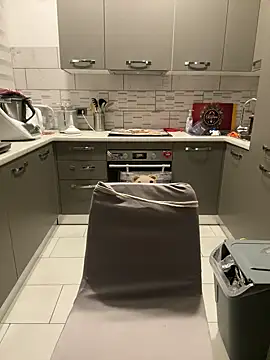 Snapshot of Porcella96 chatting on January 18, 2025, 10:49 pm Porcella96 online show from January 18, 2025, 10:49 pm