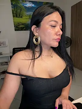 Snapshot of Abril10_ chatting on January 24, 2025, 3:45 pm Abril10 online show from January 24, 2025, 3:45 pm