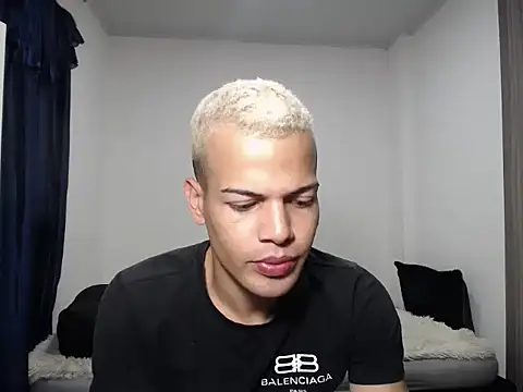 SWEET MIGUEL online show from November 12, 2025, 3:10 am