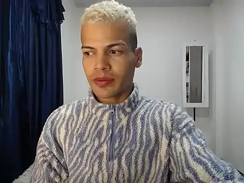 SWEET MIGUEL online show from November 13, 2025, 12:58 am