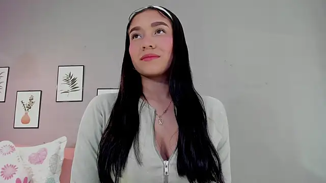 Snapshot of Maia_W10 chatting on October 6, 2025, 12:28 pm Maia W10 online show from October 6, 2025, 12:28 pm