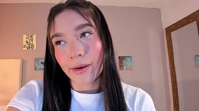 Snapshot of Maia_W10 chatting on April 22, 2026, 12:12 pm Maia W10 online show from April 22, 2026, 12:12 pm