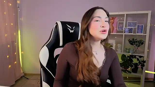 MelissaLovvv online show from March 17, 2026, 5:43 am