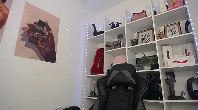 catalinapalencia online show from March 4, 2025, 9:54 pm