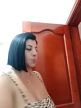 AngeleRoux online show from November 4, 2025, 2:21 pm