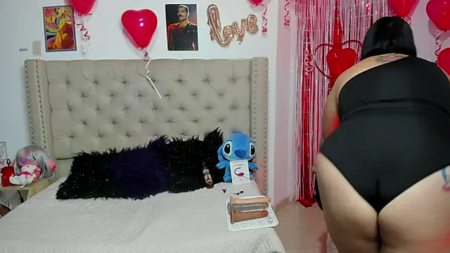 Snapshot of AngeleRoux chatting on February 11, 2025, 2:57 am AngeleRoux online show from February 11, 2025, 2:57 am