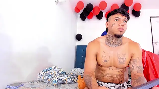 daamonxxx19 online show from November 2, 2025, 6:57 pm