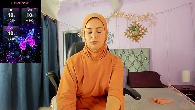 Snapshot of BadraSaadi chatting on February 10, 2026, 12:04 pm BadraSaadi online show from February 10, 2026, 12:04 pm