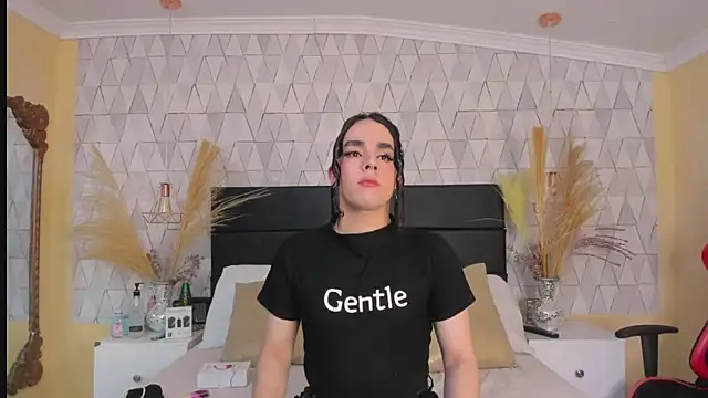 JustinePerry online show from February 18, 2026, 4:10 am