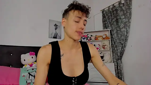 Snapshot of megan_100 chatting on November 19, 2025, 5:57 pm megan 100 online show from November 19, 2025, 5:57 pm