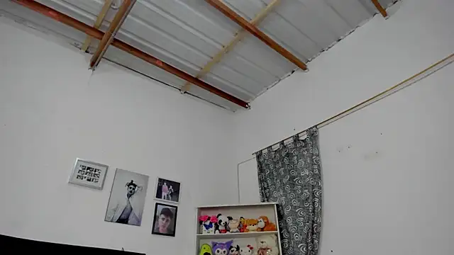 Snapshot of megan_100 chatting on December 4, 2025, 5:01 pm megan 100 online show from December 4, 2025, 5:01 pm