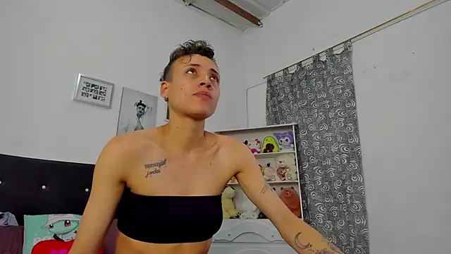 Snapshot of megan_100 chatting on December 17, 2025, 6:46 pm megan 100 online show from December 17, 2025, 6:46 pm