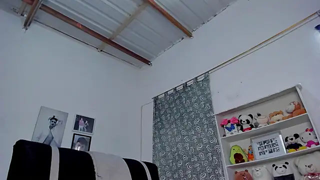 Snapshot of megan_100 chatting on October 30, 2025, 6:27 pm megan 100 online show from October 30, 2025, 6:27 pm