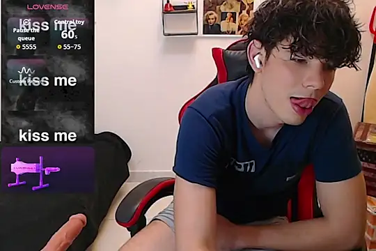 Snapshot of Angelo-cianuro- chatting on November 14, 2025, 11:41 pm Angelo-cianuro- online show from November 14, 2025, 11:41 pm