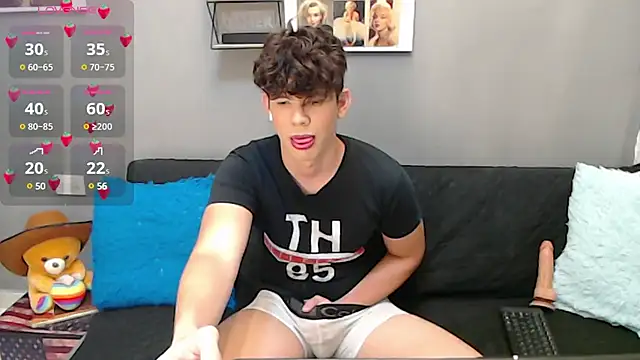 Snapshot of Angelo-cianuro- chatting on March 13, 2025, 12:05 am Angelo-cianuro- online show from March 13, 2025, 12:05 am