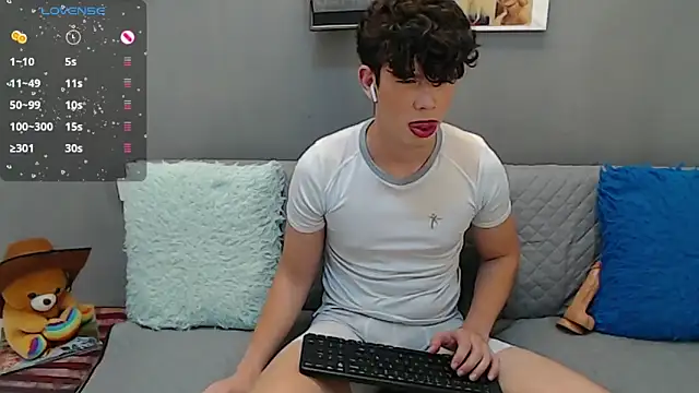 Snapshot of Angelo-cianuro- chatting on January 25, 2025, 11:32 pm Angelo-cianuro- online show from January 25, 2025, 11:32 pm