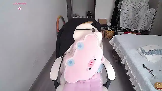 CN-Doudou online show from April 5, 2026, 5:03 am