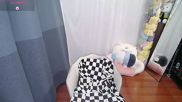 CN-Doudou online show from October 30, 2025, 3:05 am