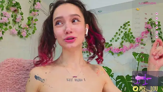 Snapshot of MyLou_ chatting on March 16, 2025, 6:44 pm MyLou online show from March 16, 2025, 6:44 pm