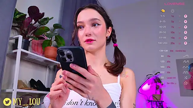 Snapshot of MyLou_ chatting on October 14, 2025, 3:12 pm MyLou online show from October 14, 2025, 3:12 pm