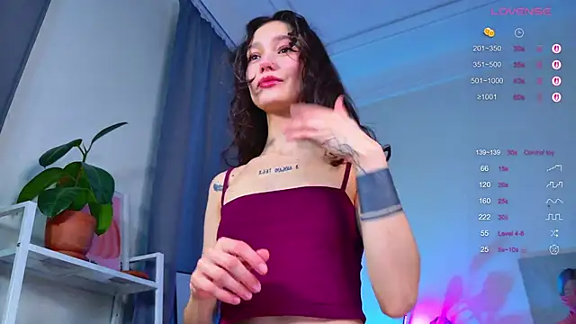 Snapshot of MyLou_ chatting on December 1, 2025, 3:13 pm MyLou online show from December 1, 2025, 3:13 pm