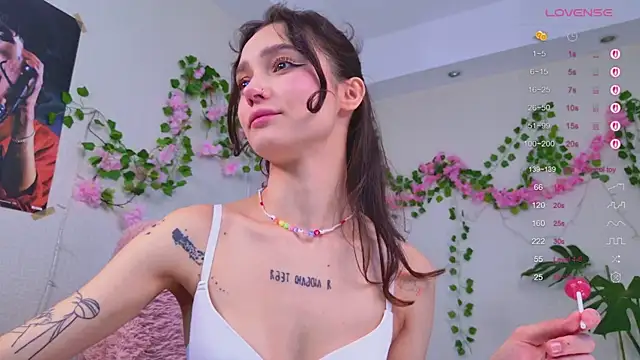 Snapshot of MyLou_ chatting on September 12, 2025, 3:12 pm MyLou online show from September 12, 2025, 3:12 pm