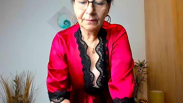 sweetangell69  online show from April 6, 2026, 3:35 am