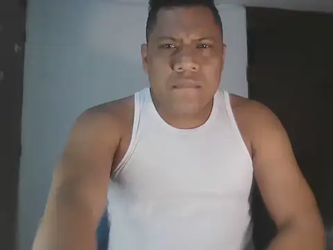 Snapshot of latinblack01 chatting on November 17, 2025, 7:01 am latinblack01 online show from November 17, 2025, 7:01 am