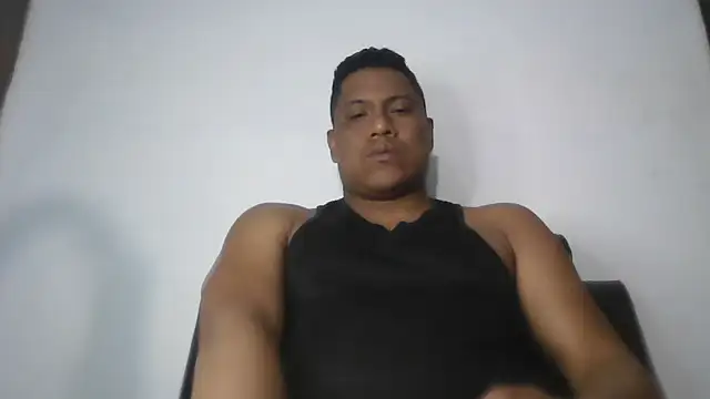 Snapshot of latinblack01 chatting on October 31, 2025, 5:15 am latinblack01 online show from October 31, 2025, 5:15 am