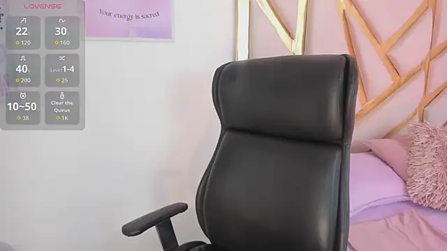 LanaJones  online show from April 21, 2026, 12:34 pm