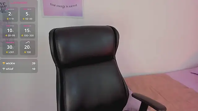 LanaJones  online show from April 18, 2026, 7:07 pm