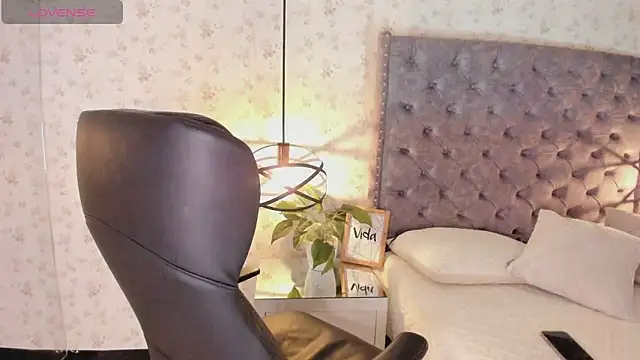 Snapshot of LanaJones_ chatting on June 5, 2026, 1:28 pm LanaJones online show from June 5, 2026, 1:28 pm