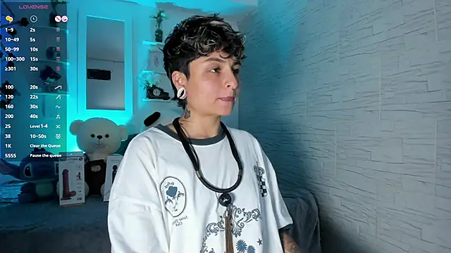 ZuryRamirez  online show from October 4, 2025, 7:04 pm