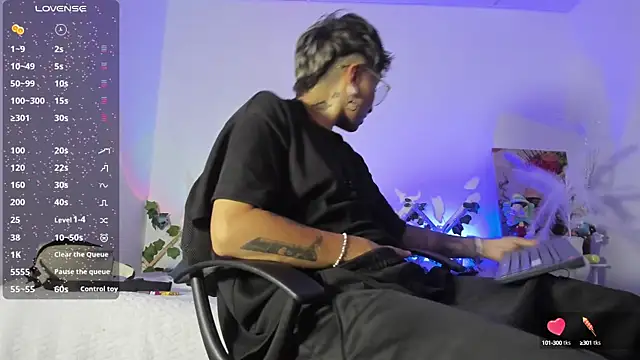 ZuryRamirez  online show from March 21, 2025, 7:35 pm