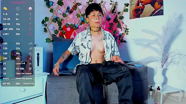 ZuryRamirez  online show from February 16, 2025, 10:55 pm