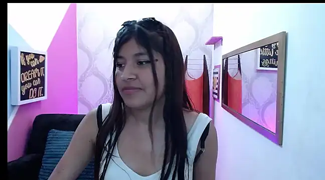 Snapshot of hanha_rossee chatting on December 19, 2024, 5:50 pm hanha rossee online show from December 19, 2024, 5:50 pm