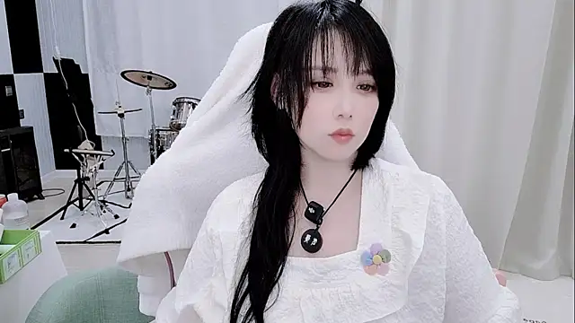 Vaness-a online show from May 18, 2026, 1:38 pm