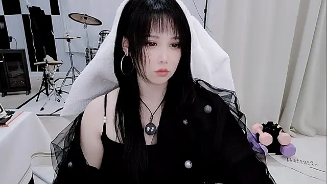 Vaness-a online show from April 3, 2026, 6:36 pm