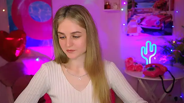 Snapshot of DeboraLarson chatting on March 10, 2025, 6:49 am DeboraLarson online show from March 10, 2025, 6:49 am