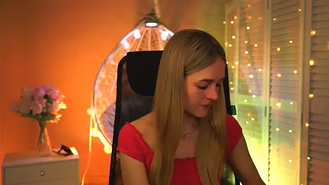 DeboraLarson online show from March 10, 2026, 3:43 am