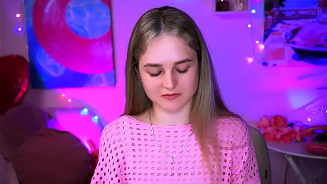 Snapshot of DeboraLarson chatting on March 5, 2025, 10:43 pm DeboraLarson online show from March 5, 2025, 10:43 pm